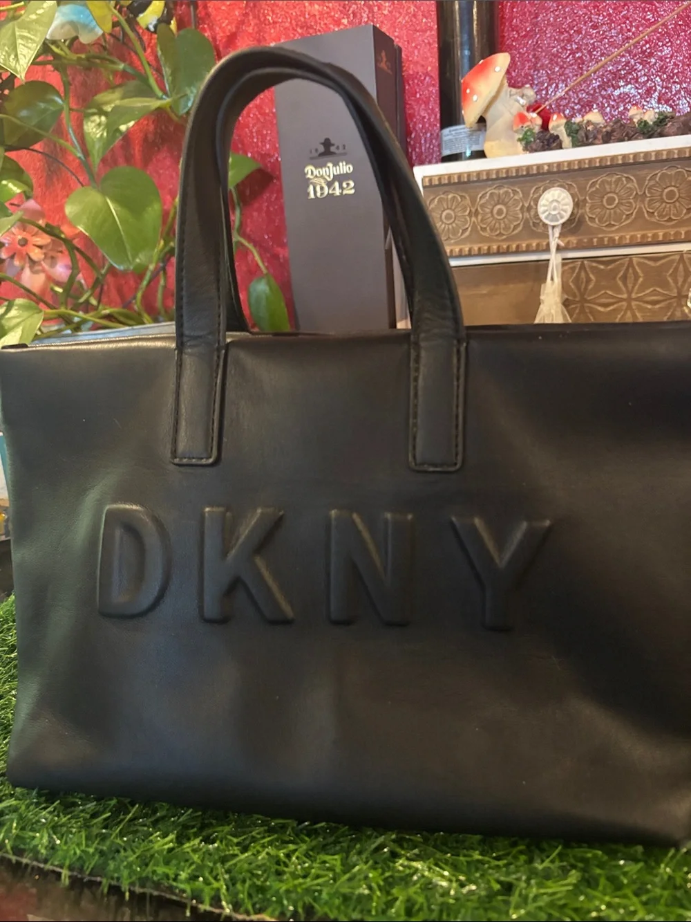 DKNY Black Leather handbag  Bag